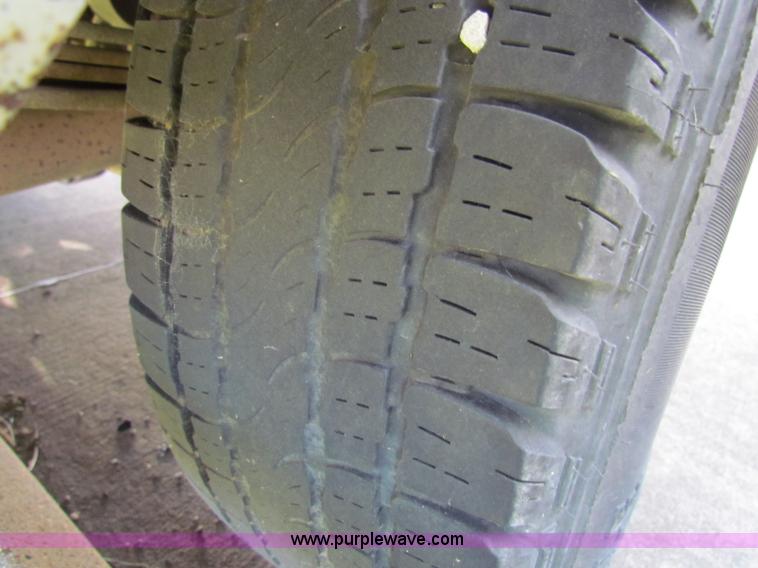 image for item E8111 2000 Dodge Ram 1500 van