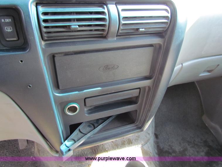image for item E8112 1997 Ford Aerostar XLT cargo van