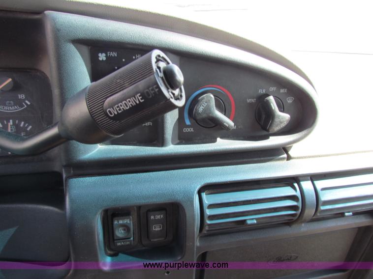 image for item E8112 1997 Ford Aerostar XLT cargo van