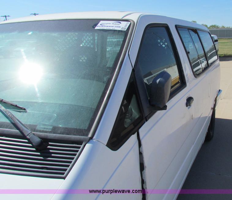 image for item E8112 1997 Ford Aerostar XLT cargo van