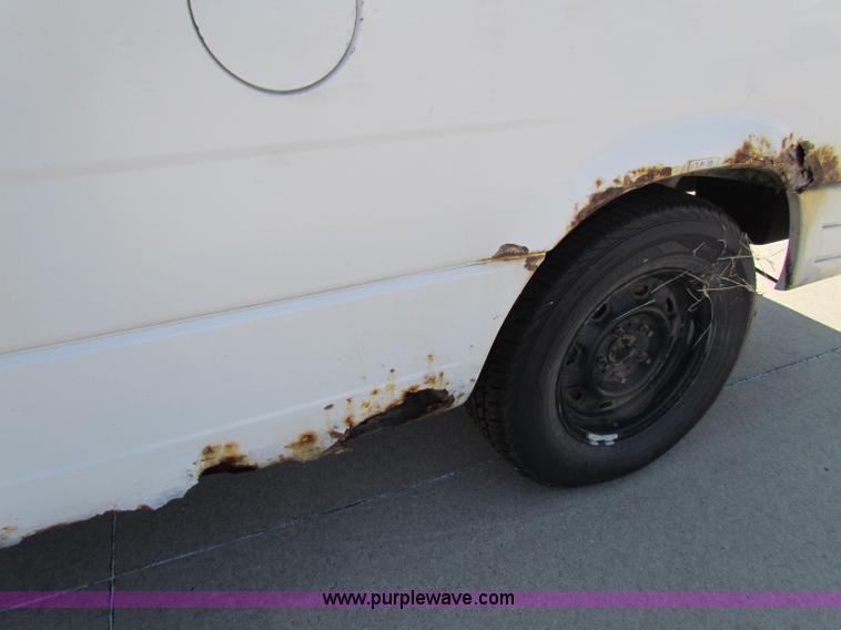 image for item E8112 1997 Ford Aerostar XLT cargo van