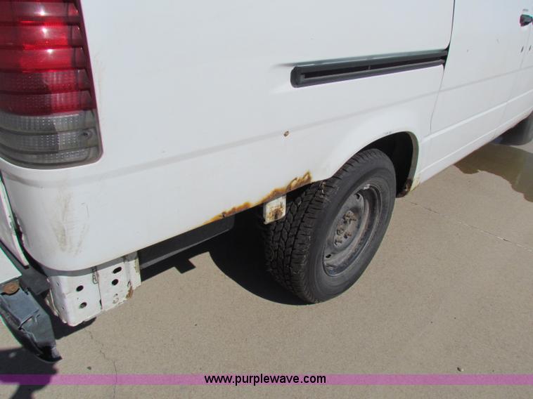 image for item E8112 1997 Ford Aerostar XLT cargo van