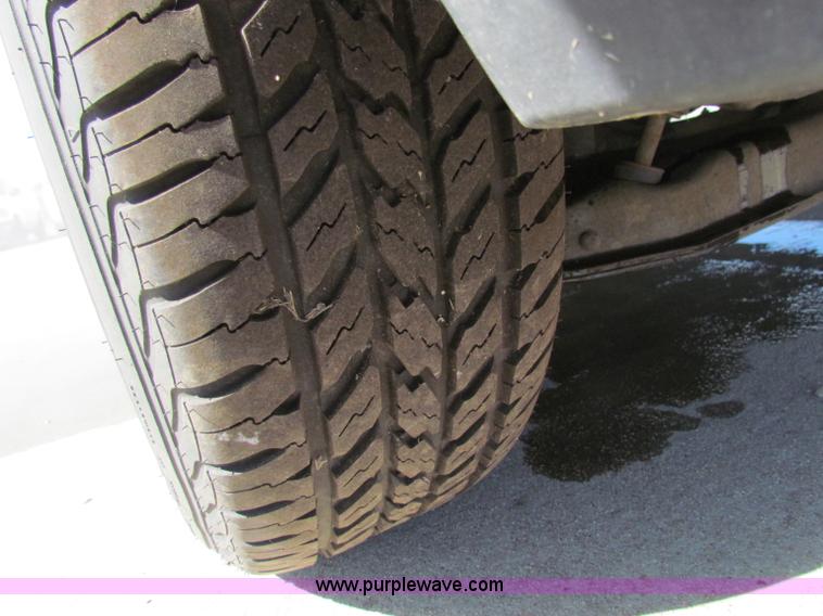 image for item E8112 1997 Ford Aerostar XLT cargo van