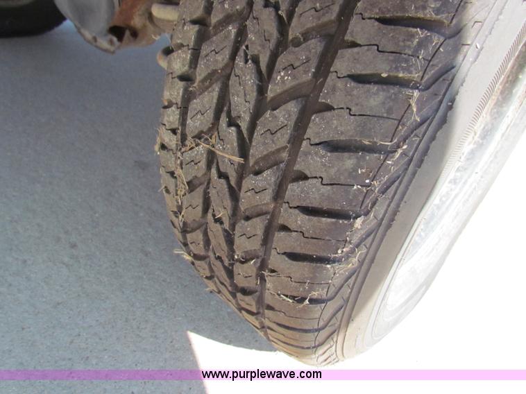 image for item E8112 1997 Ford Aerostar XLT cargo van