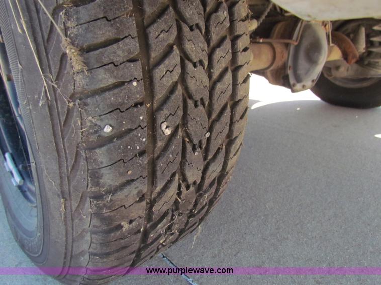 image for item E8112 1997 Ford Aerostar XLT cargo van