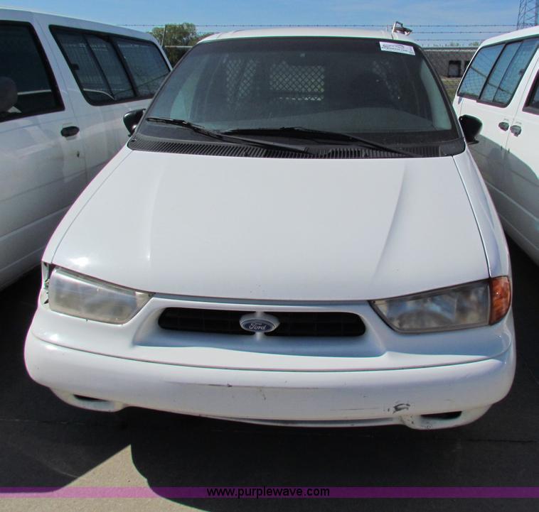 image for item E8113 1998 Ford Windstar minivan
