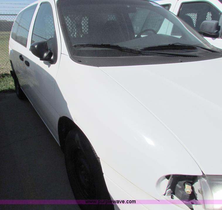 image for item E8113 1998 Ford Windstar minivan