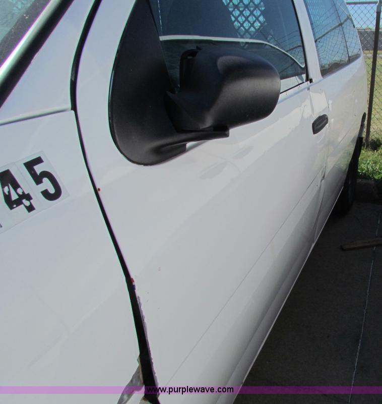 image for item E8113 1998 Ford Windstar minivan