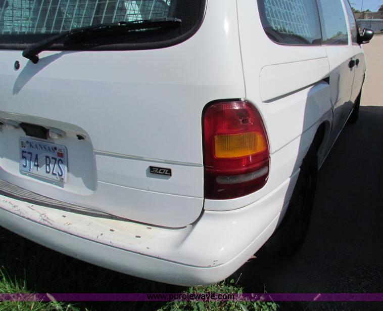 image for item E8113 1998 Ford Windstar minivan