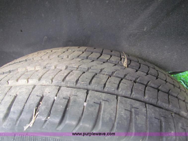 image for item E8113 1998 Ford Windstar minivan