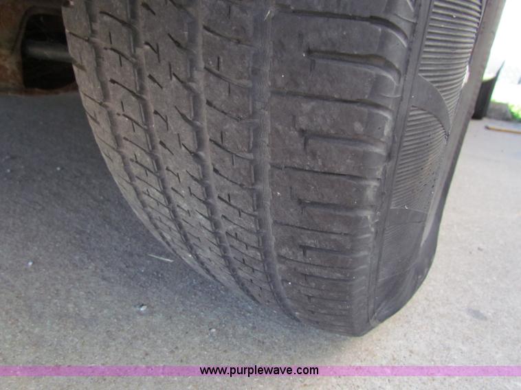 image for item E8113 1998 Ford Windstar minivan