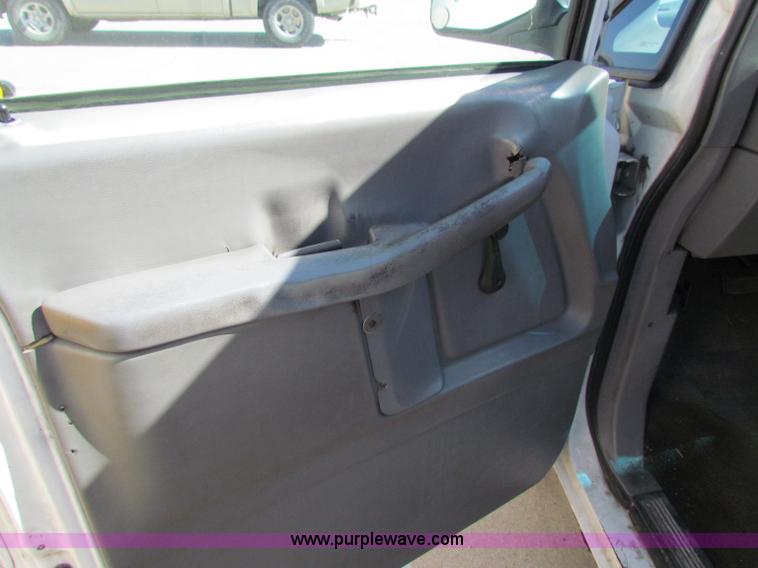 image for item E8114 1997 Ford Aerostar XLT cargo van