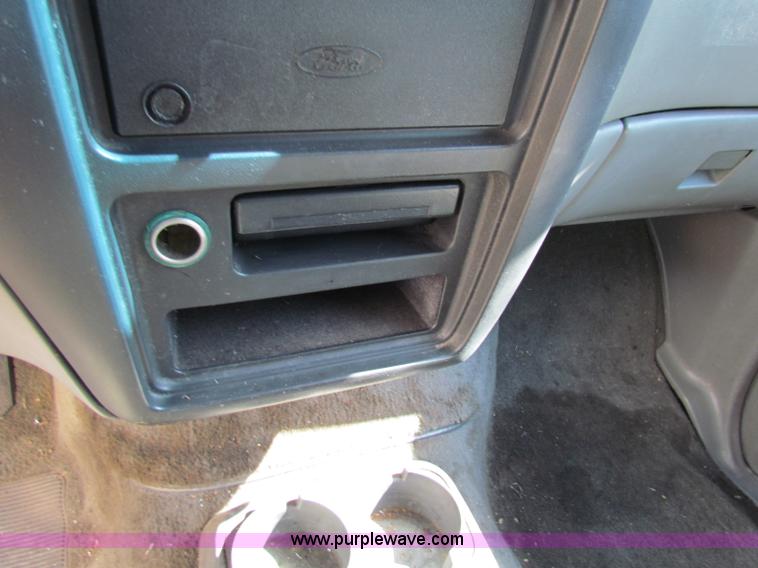 image for item E8114 1997 Ford Aerostar XLT cargo van