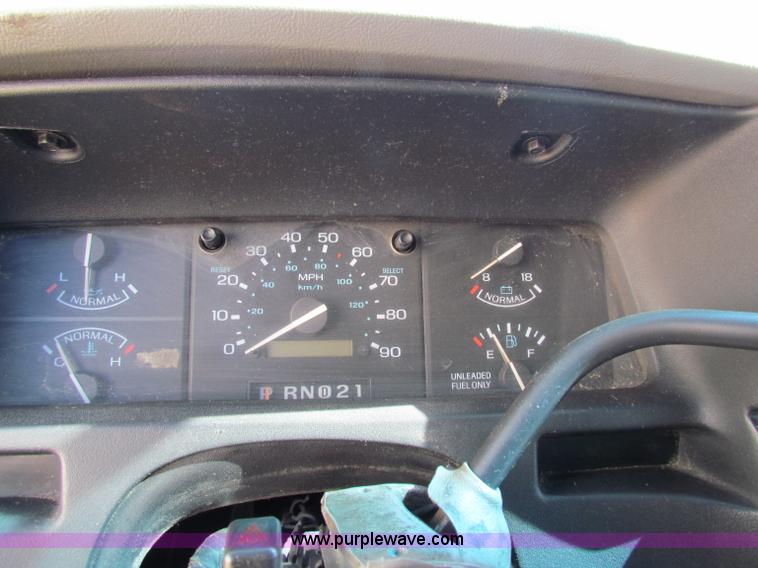 image for item E8114 1997 Ford Aerostar XLT cargo van