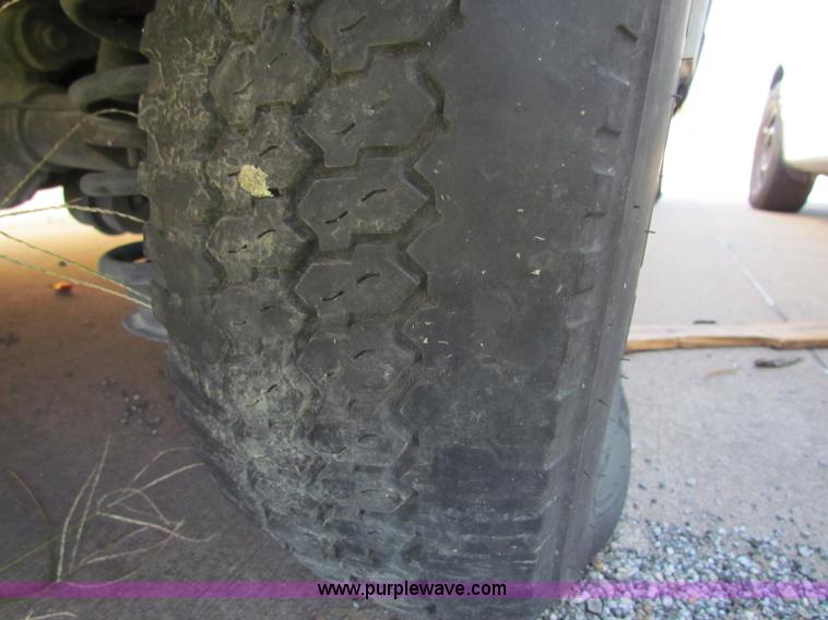 image for item E8114 1997 Ford Aerostar XLT cargo van