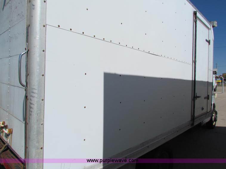 image for item E8116 2000 Chevrolet Express 2500 box truck