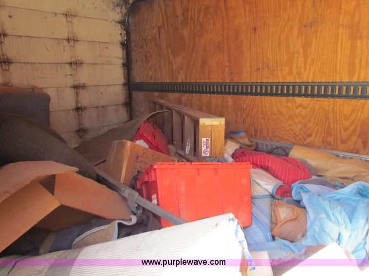 image for item E8116 2000 Chevrolet Express 2500 box truck