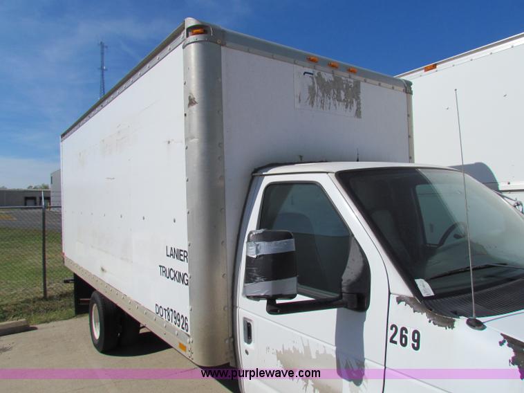 image for item E8118 1999 Ford Econoline E350 Super Duty box truck