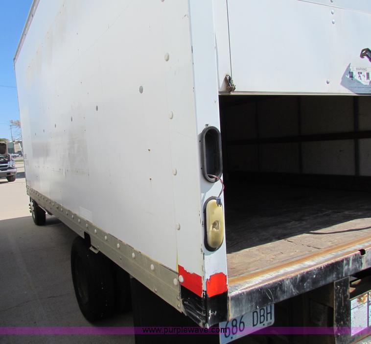 image for item E8118 1999 Ford Econoline E350 Super Duty box truck