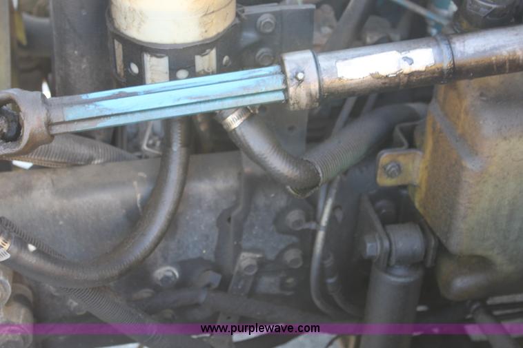 image for item E8129 2004 International DuraStar 4300 box truck