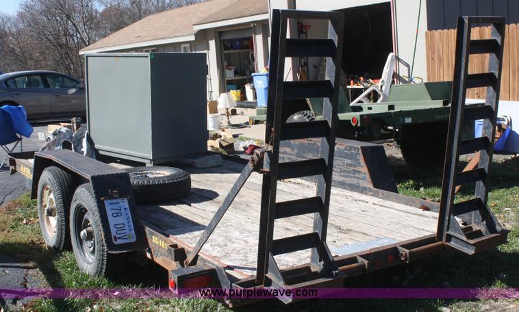 image for item F2524 2000 Foster double axle trailer