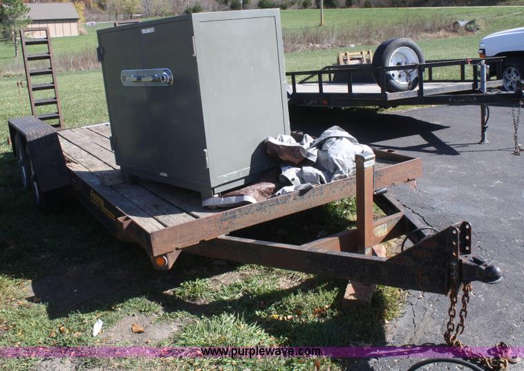 image for item F2524 2000 Foster double axle trailer