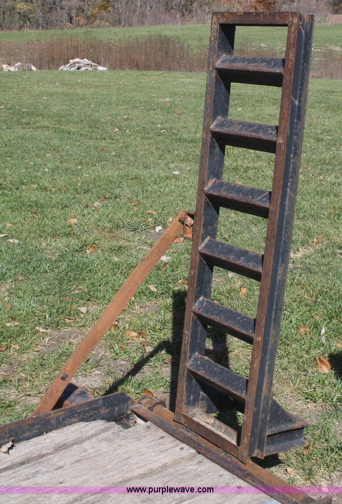 image for item F2524 2000 Foster double axle trailer