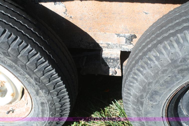 image for item F2524 2000 Foster double axle trailer