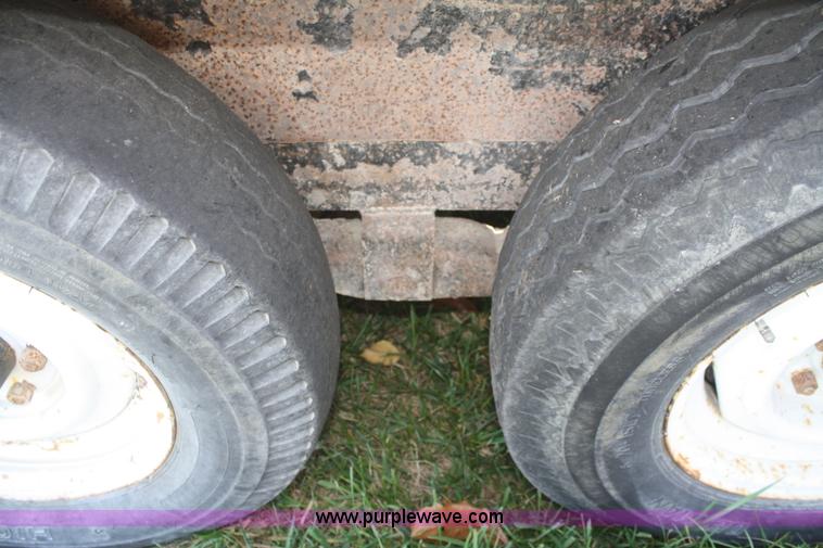 image for item F2524 2000 Foster double axle trailer