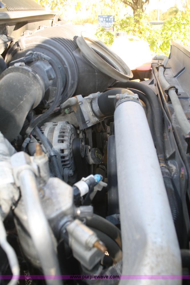 image for item F2692 2006 GMC C5500 Crew Cab flatbed truck