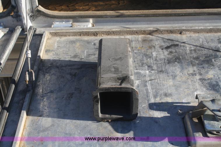 image for item F2692 2006 GMC C5500 Crew Cab flatbed truck