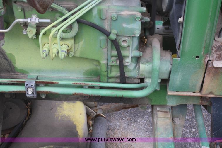 image for item F2701 John Deere 950 utility tractor