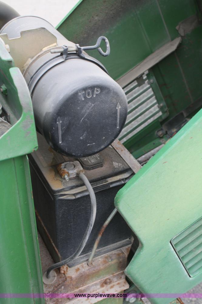 image for item F2701 John Deere 950 utility tractor