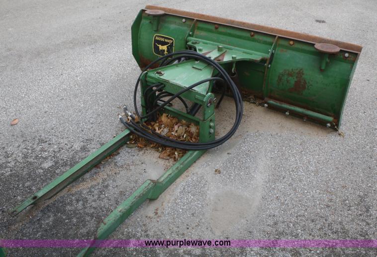 image for item F2701 John Deere 950 utility tractor