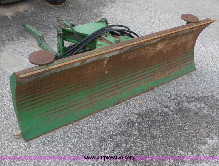 image for item F2701 John Deere 950 utility tractor