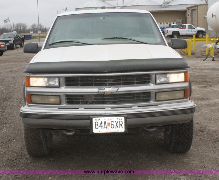 image for item F2705 1998 Chevrolet Silverado K2500 Extended Cab pickup truck