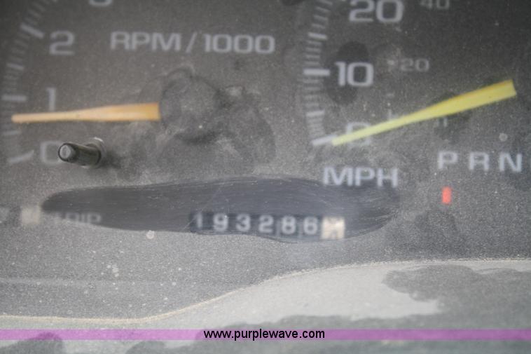 image for item F2705 1998 Chevrolet Silverado K2500 Extended Cab pickup truck