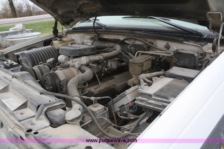 image for item F2705 1998 Chevrolet Silverado K2500 Extended Cab pickup truck