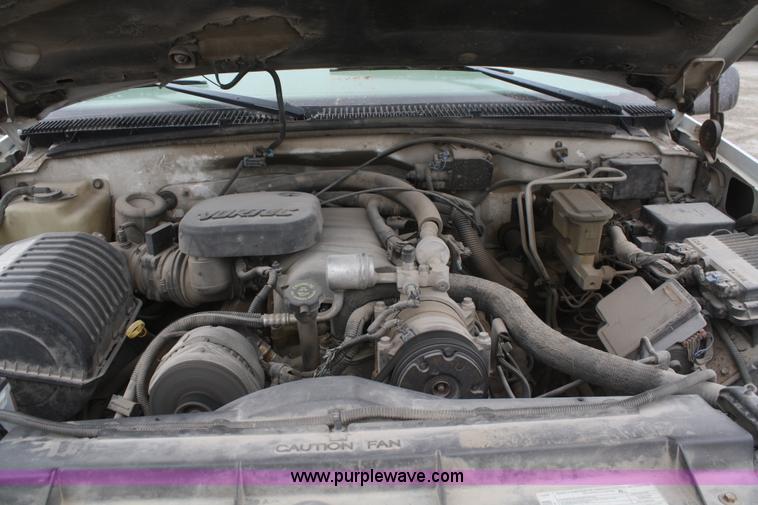 image for item F2705 1998 Chevrolet Silverado K2500 Extended Cab pickup truck