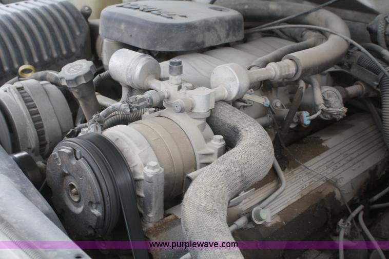 image for item F2705 1998 Chevrolet Silverado K2500 Extended Cab pickup truck