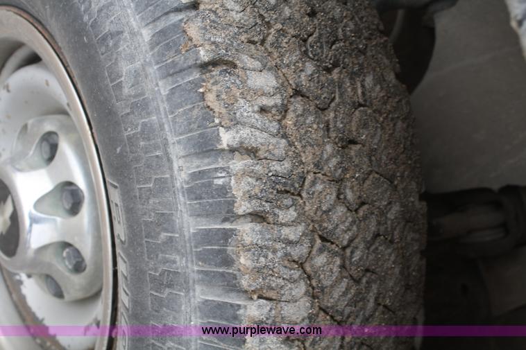 image for item F2705 1998 Chevrolet Silverado K2500 Extended Cab pickup truck