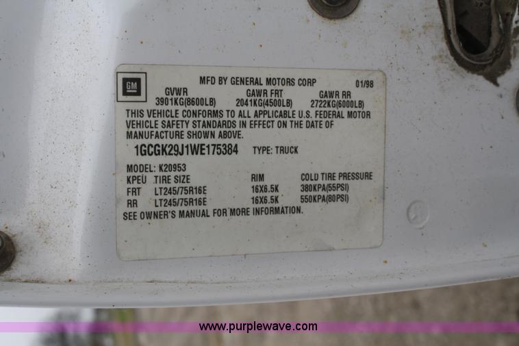 image for item F2705 1998 Chevrolet Silverado K2500 Extended Cab pickup truck