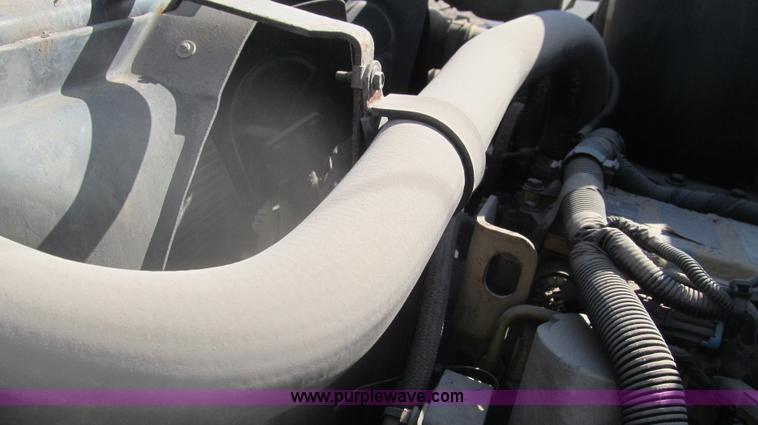 image for item F3055 1999 GMC C6500 refrigerated box truck