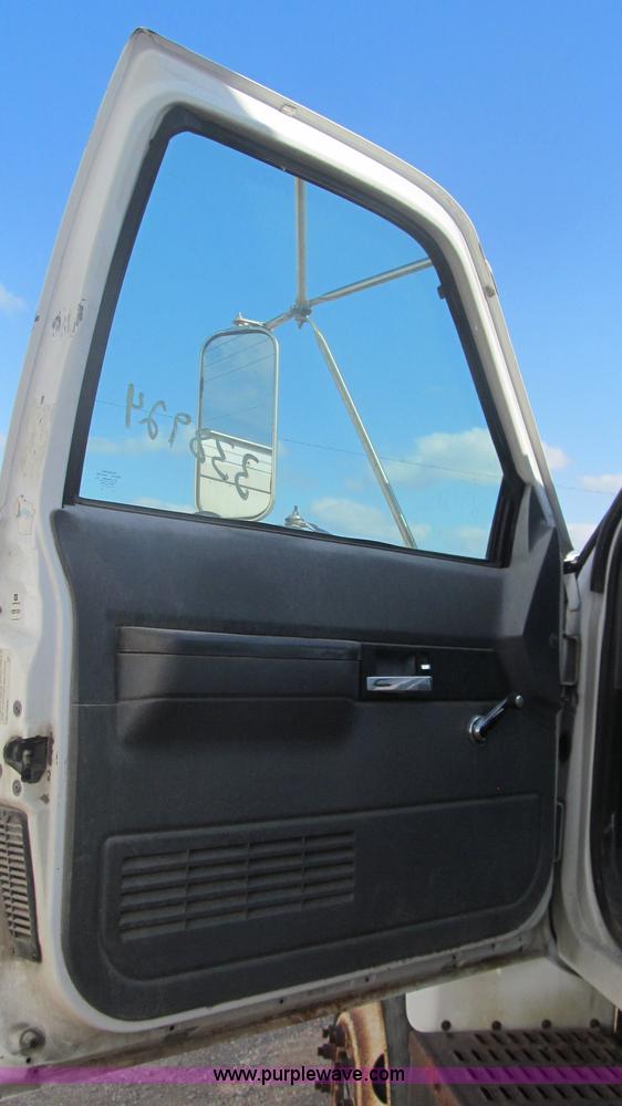 image for item F3055 1999 GMC C6500 refrigerated box truck