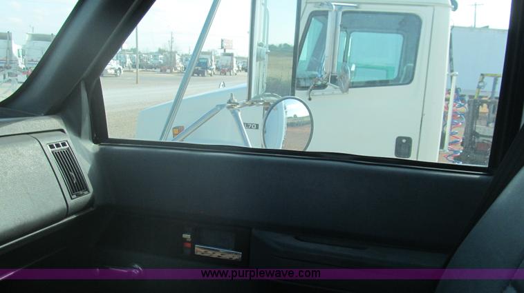 image for item F3055 1999 GMC C6500 refrigerated box truck