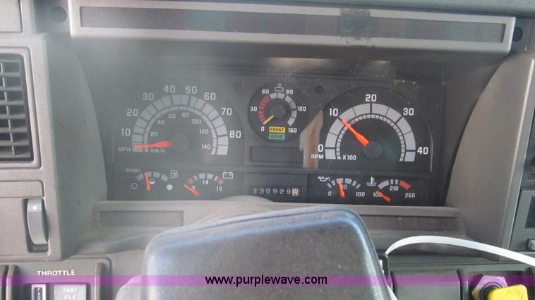 image for item F3055 1999 GMC C6500 refrigerated box truck