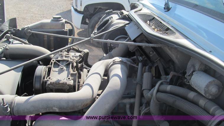 image for item F3056 1998 International 4700 refrigerated box truck