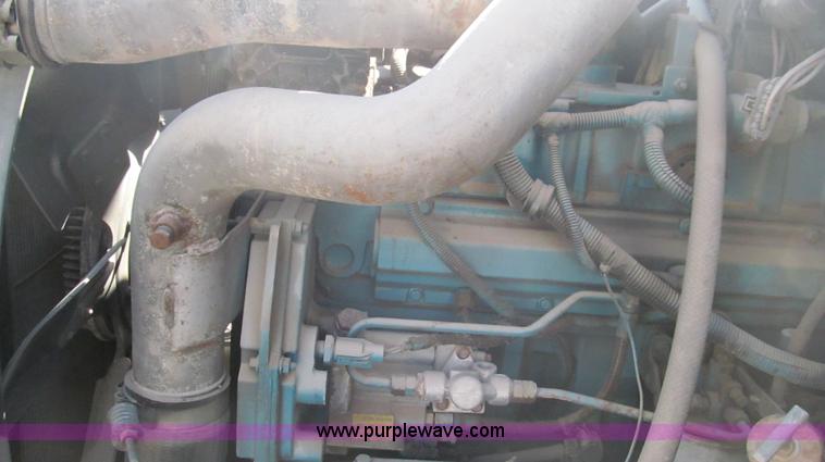 image for item F3056 1998 International 4700 refrigerated box truck