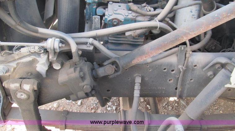 image for item F3056 1998 International 4700 refrigerated box truck