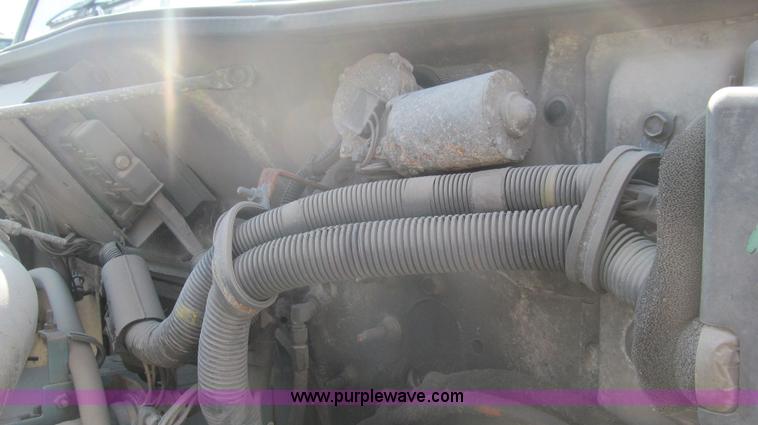 image for item F3056 1998 International 4700 refrigerated box truck